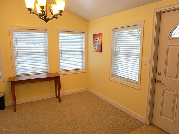 5th image of 2104 Belaire Dr