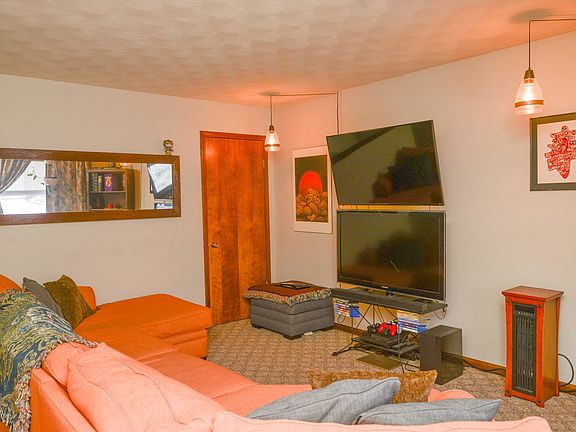 4th image of 1604 W McCarty St #B