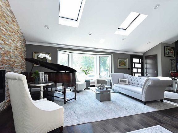 4th image of 38 Viola Dr