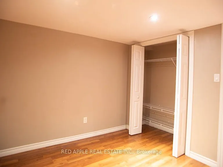 126 Longford Dr — Photo 24
