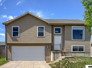 2411 SW Craig Dodge Rd, Lincoln, NE 68522