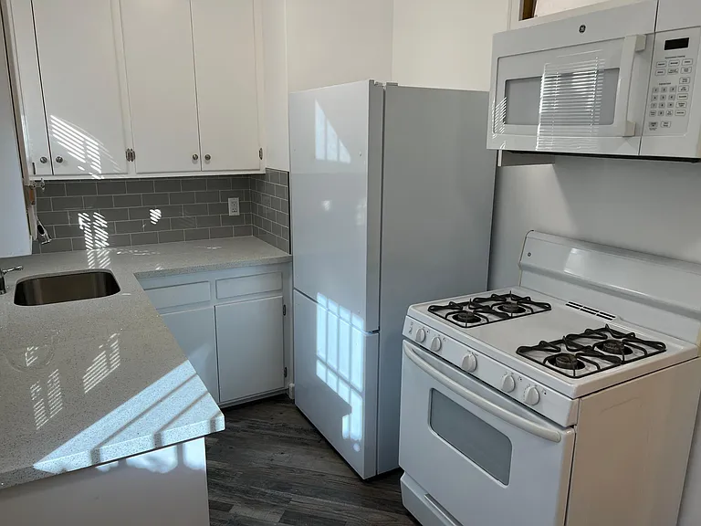 4018 Tilden Ave #A — Photo 15
