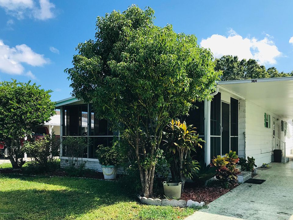1st image of 748 Lark Dr #0