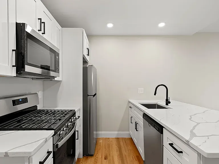 8 Baldwin Pl — Photo 4