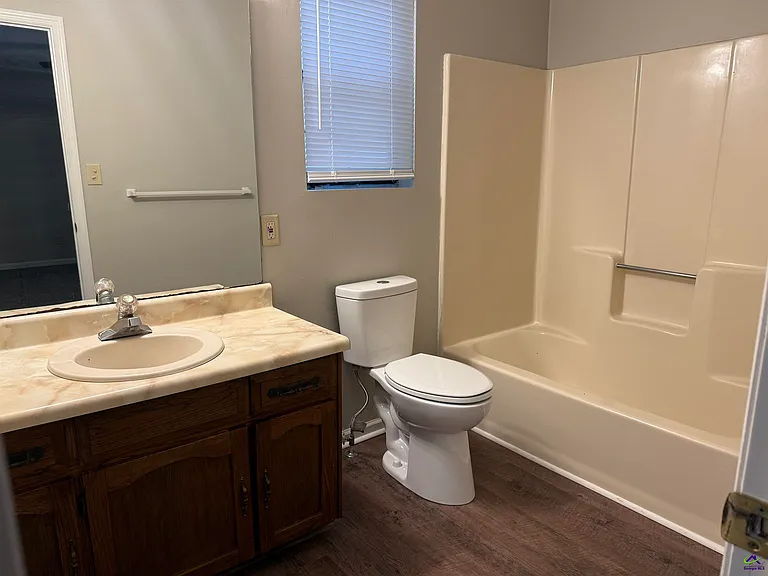 118 S Springs Dr — Photo 16