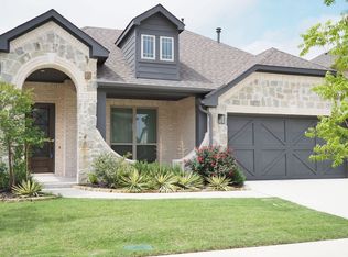 845 Daisy Corner Dr, Aubrey, TX 76227