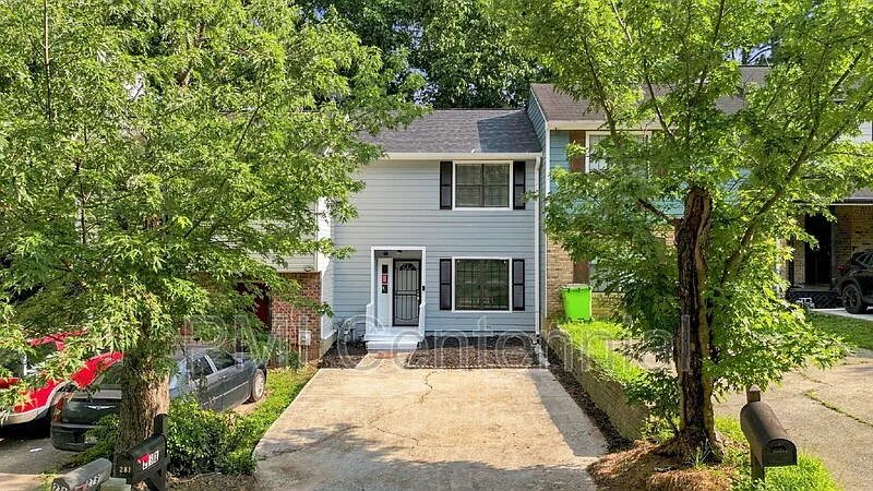 3 bed, 1.5 bath, 1030 sqft, $1,500 — Photo 2