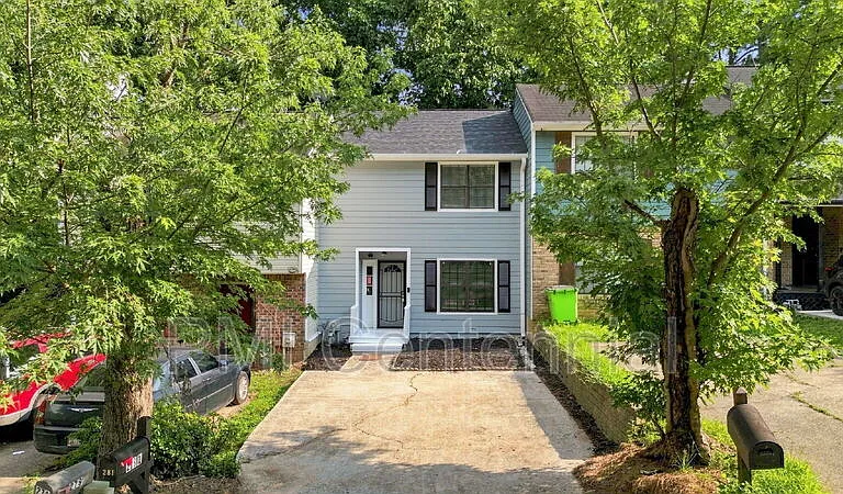 281 Flagstone Way — Photo 2
