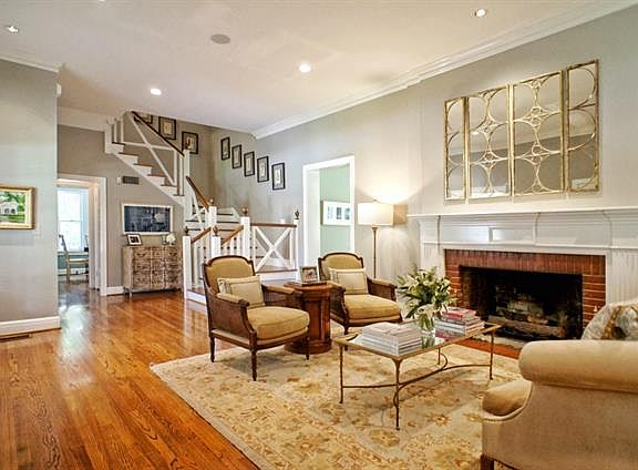 3rd image of 111 Rivercrest Dr