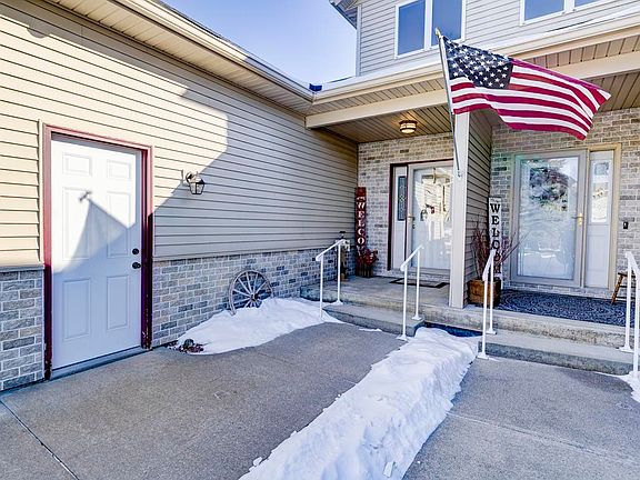 2nd image of 315 Creekside Ct