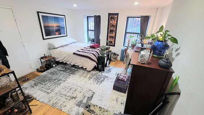 Rented by New York Dwellings LLC | media 11