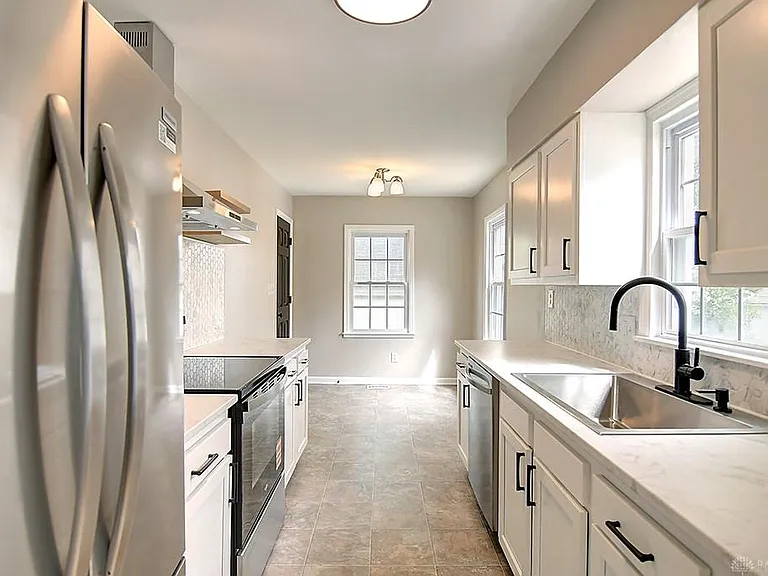 2212 Fauver Ave — Photo 7
