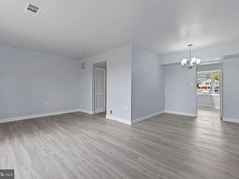 8145 Community Dr — Photo 16