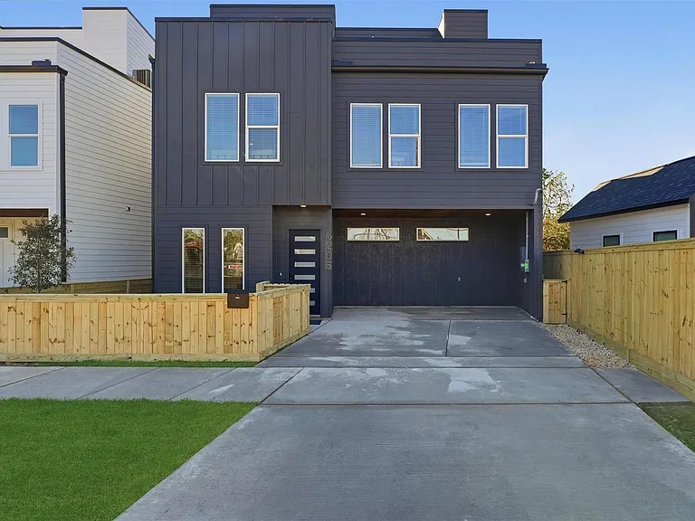 4206 Fox St — Photo 6