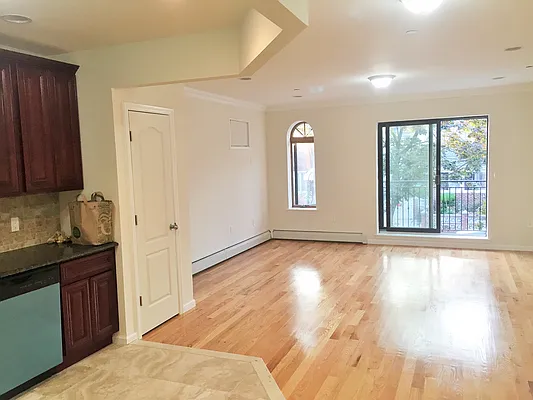 Rented by Remax Real Estate Professionals | media 10