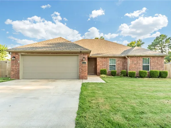 327 Homewood Pl, Lowell, AR 72745