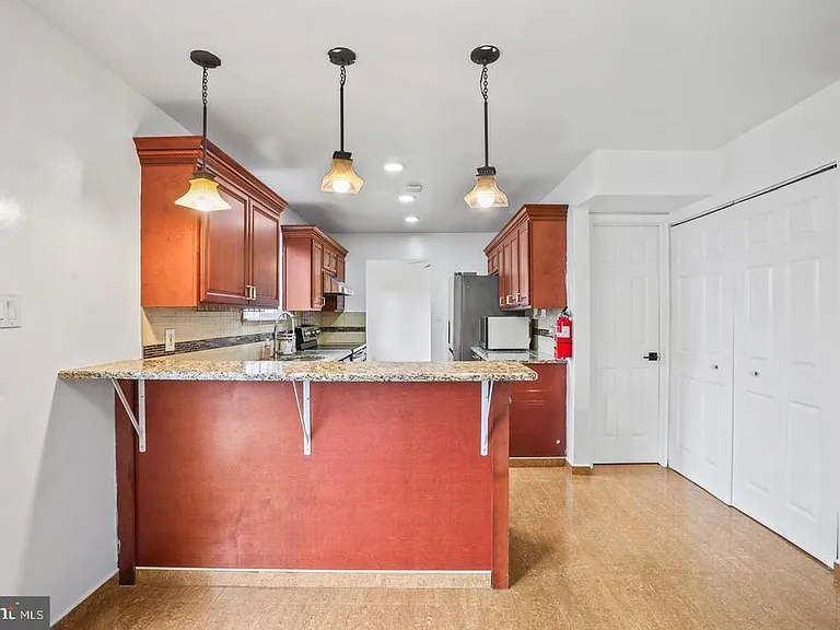 7710 Greenbrier Rd — Photo 15