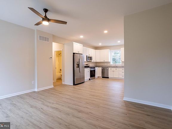 5th image of 109 Marshall Dr