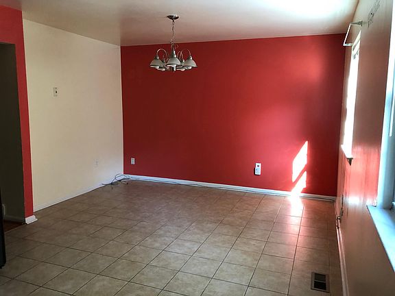 5th image of 15025 Catalpa Ct