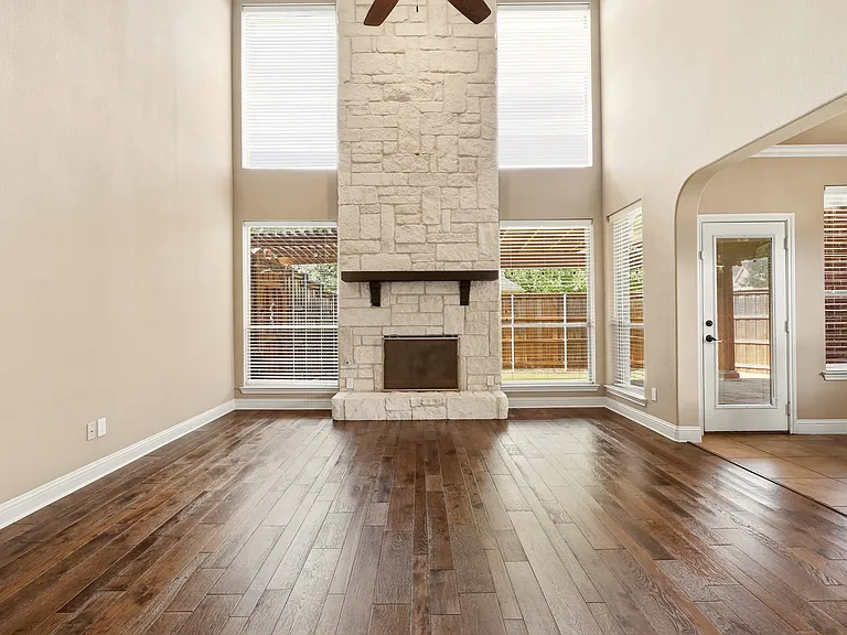 627 Seymour Dr — Photo 15