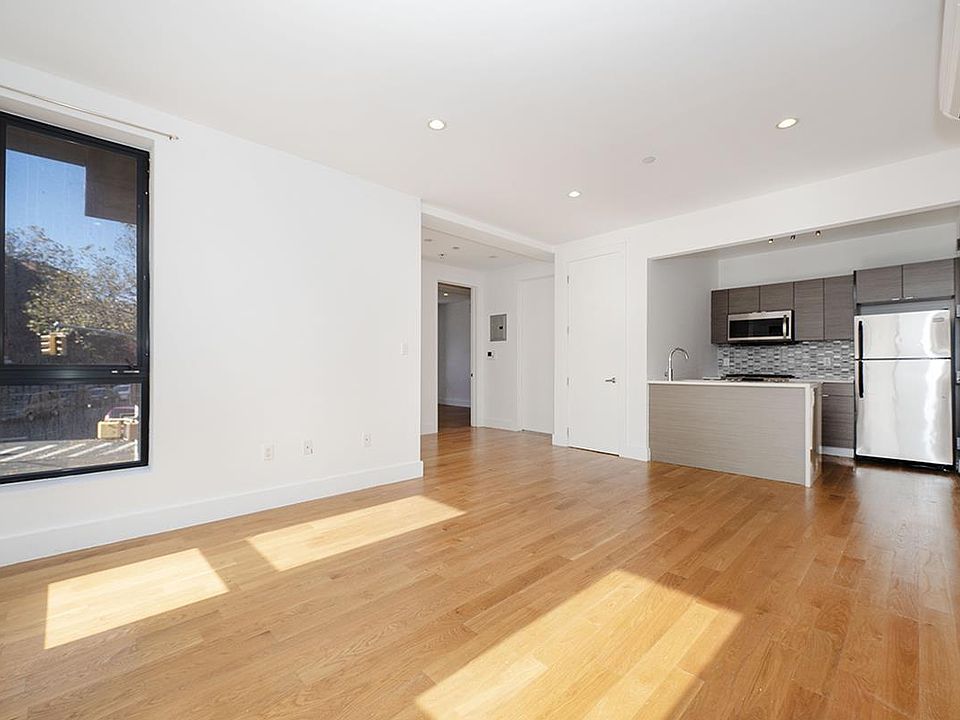 1st image of 135 Lefferts Pl APT 2A