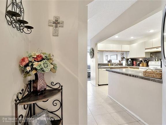 5th image of 2020 Discovery Cir #2020