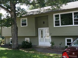 22 Verdant Dr, Cranston, RI 02920