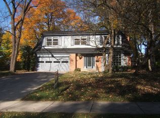 1015 Anne Rd, Naperville, IL 60540