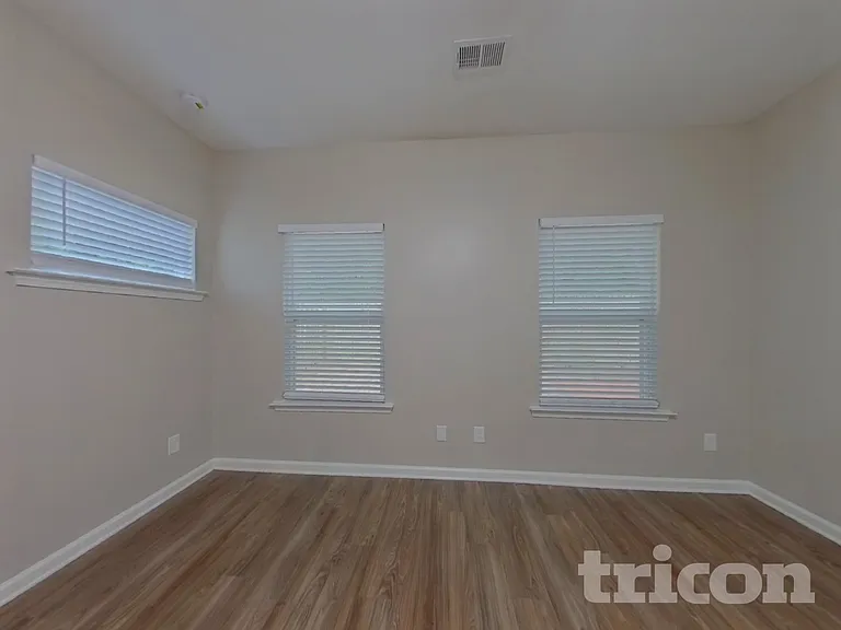 250 Harvest Glen Ln — Photo 2