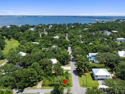 233 Leonhard Ave, Bay Saint Louis, MS, 39520