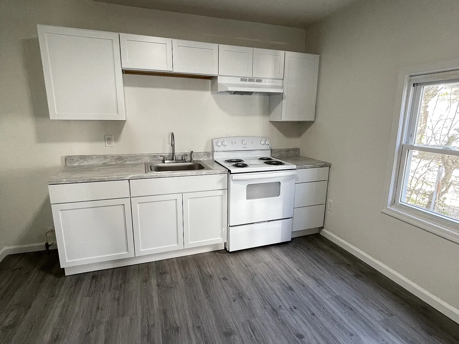 215 Henry Street- Unit B - 1 — Photo 3
