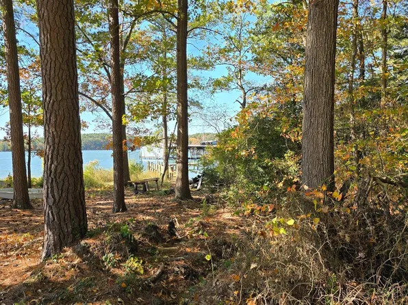 19 Shore Ln, Kinsale, VA 22488