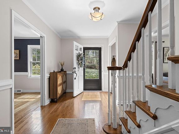 5th image of 60 Chapel Hill Rd