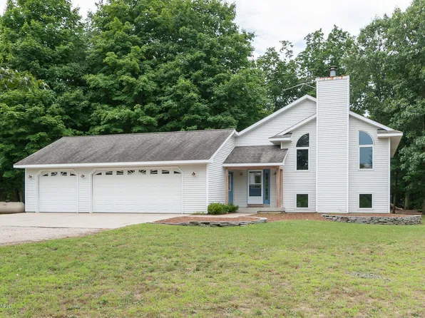 6034 Birds Nest Ln, Fennville, MI 49408
