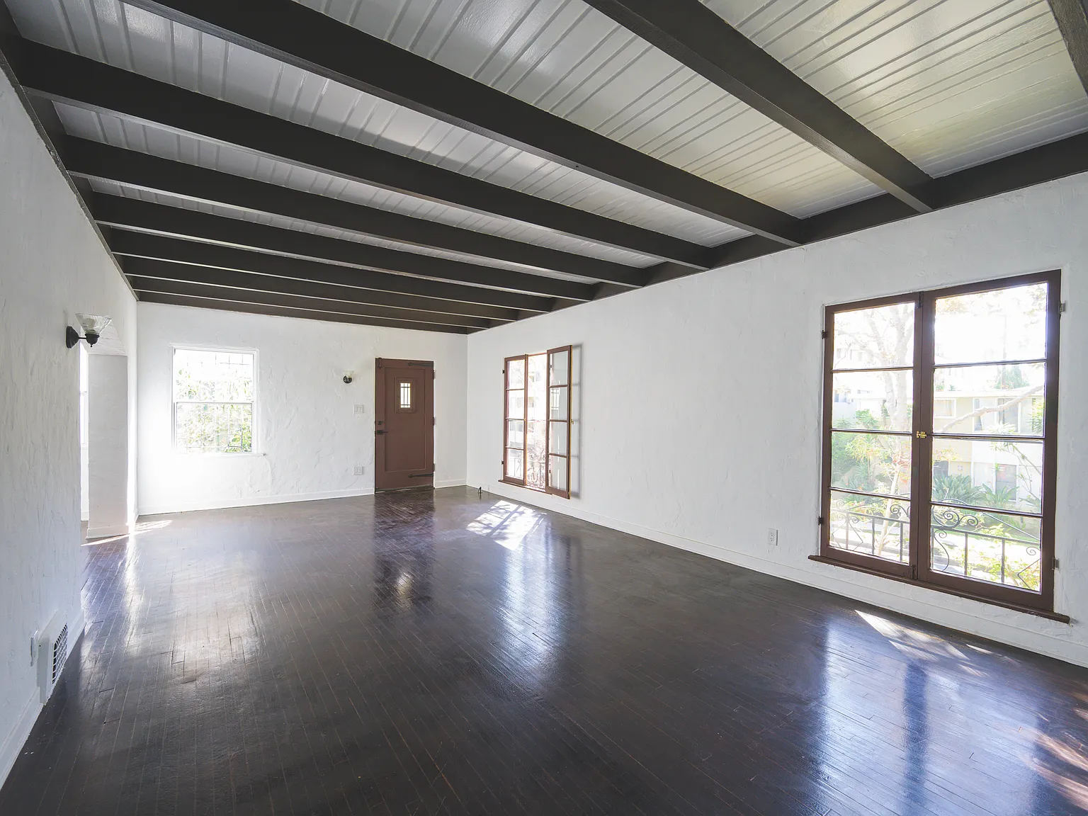 2 bed, 850 sqft, $3,500 — Photo 4