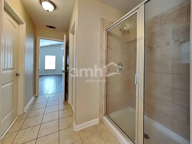 160 Grayson Ave — Photo 13