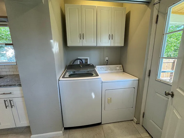 1803 Avonlea Ave — Photo 16