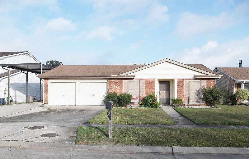 1st image of 3840 Glenoak Dr