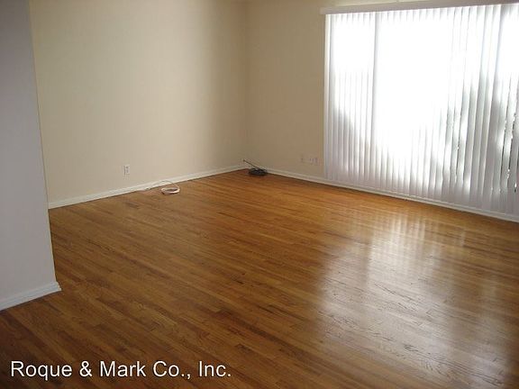 5th image of 3144 S Barrington Ave APT F