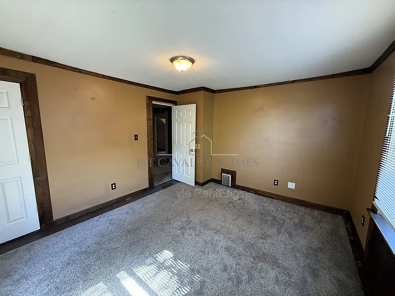 1076 Ackley St #2 — Photo 18