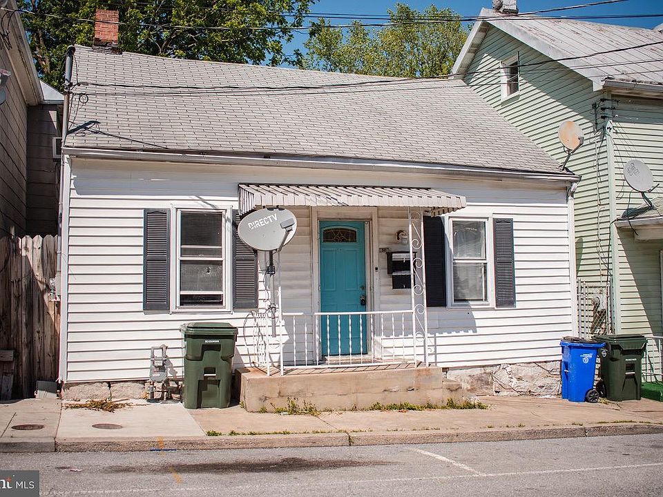 1st image of 128 Bethel St
