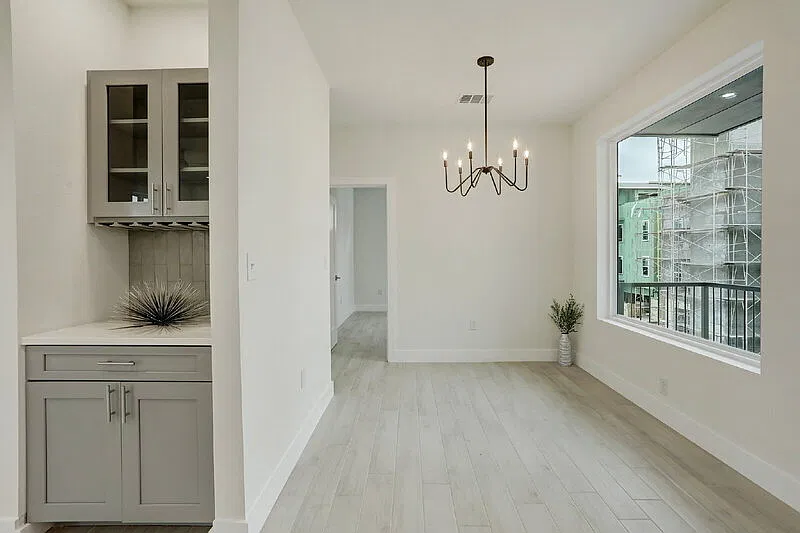 3 bed, 2.0 bath, 1687 sqft, $2,850 — Photo 4