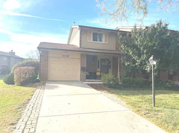 1038 Liskeard Ct, Wheaton, IL 60189