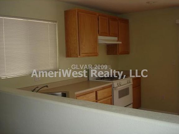 3rd image of 4220 Glisan Ct