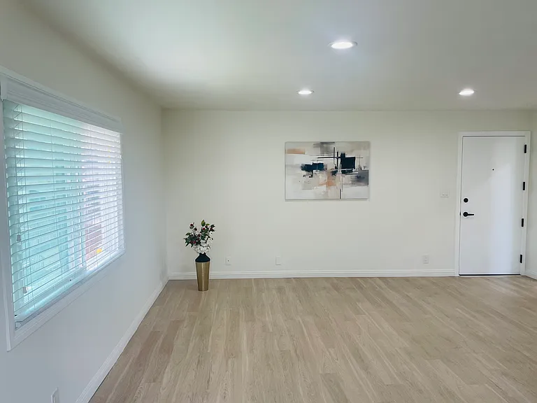 945 Main St #3 — Photo 5