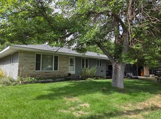 215 1st Ave SE, Melrose, MN 56352