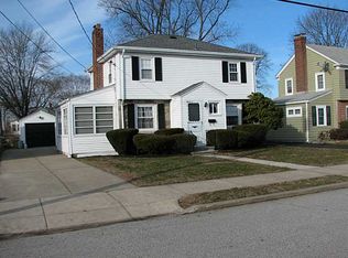 243 Woodhaven Rd, Pawtucket, RI 02861