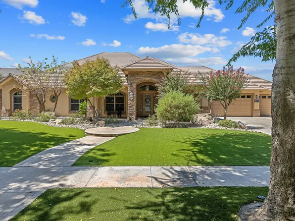 1715 S Crumal Street, Visalia, CA 93292