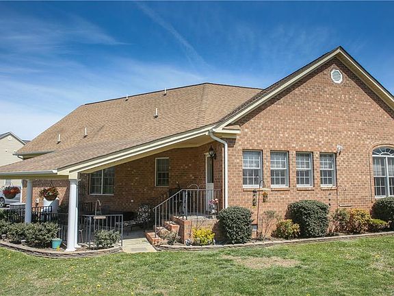 3rd image of 284 Meadow Ln