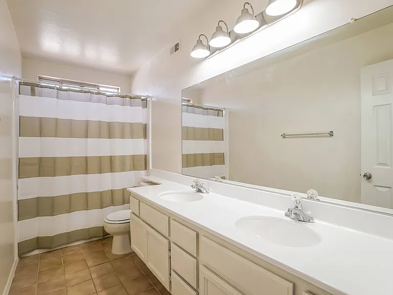 5316 Gardendale Ln — Photo 14